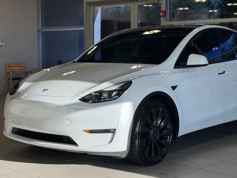 Used 2022 Tesla Model Y Performance AWD/4WD image 3