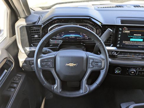 Used 2023 Chevrolet Silverado 1500 LT image 18