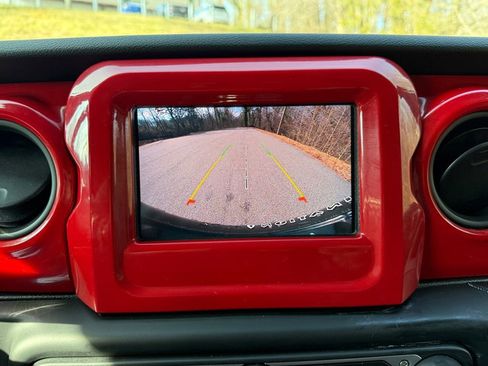 Used 2021 Jeep Wrangler Unlimited Sport image 21