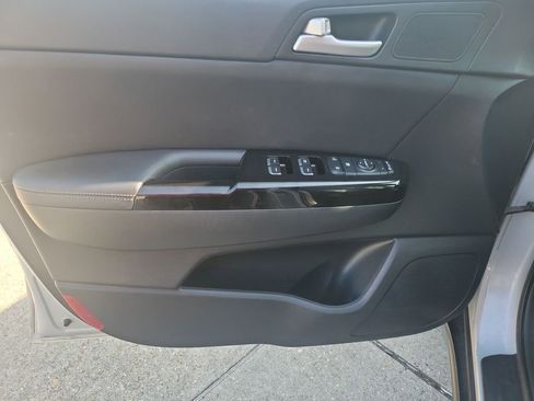 Used 2018 Kia Sportage EX w/ EX Premium Package image 12