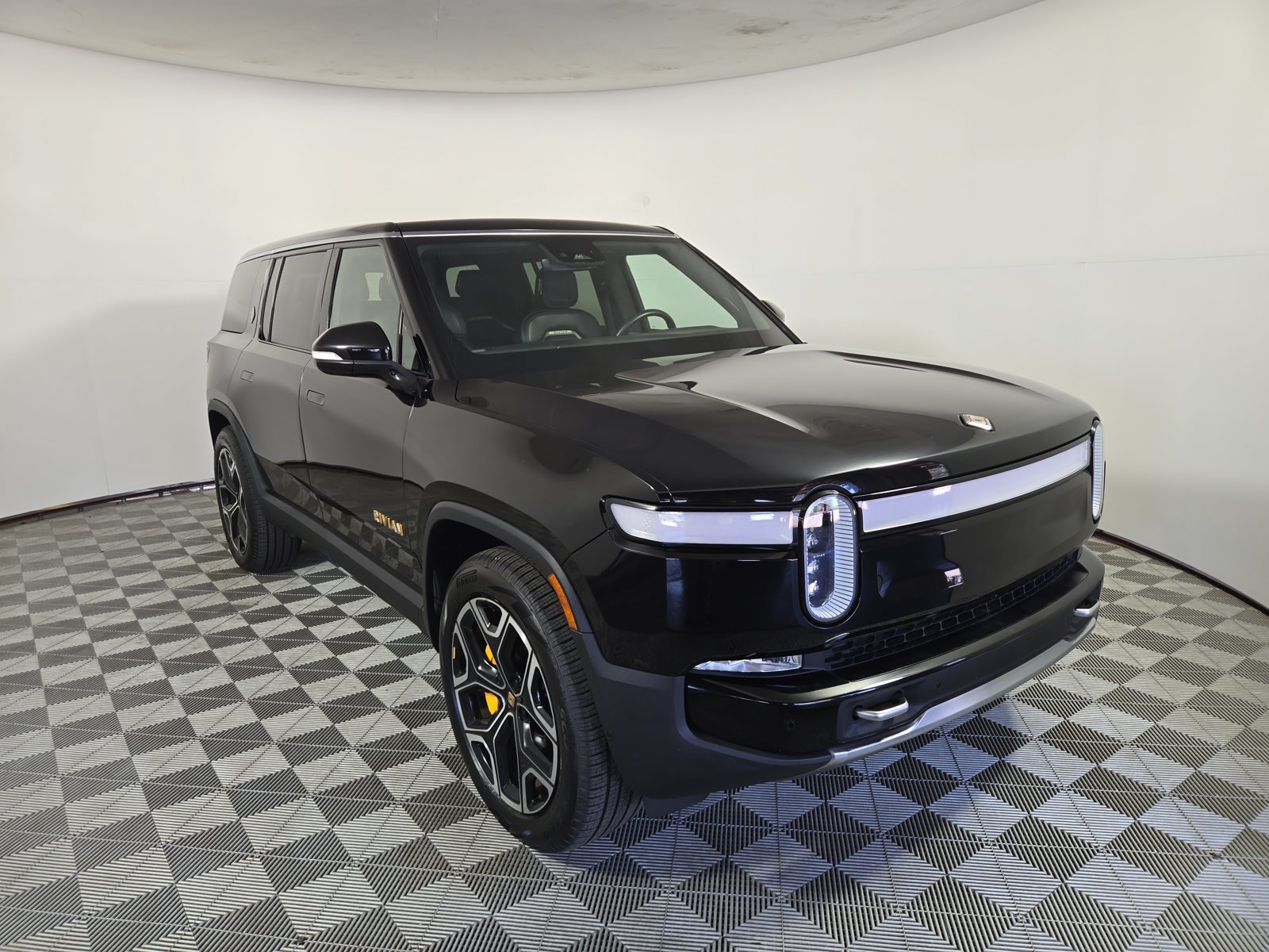 Used 2023 Rivian R1S Launch Edition Quad AWD/4WD image 7
