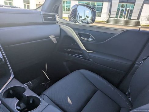 Used 2025 Lexus LX 600 4WD w/ Interior Upgrade Package image 21