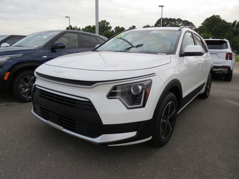 New 2025 Kia Niro EX image 30