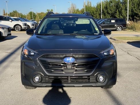 Used 2025 Subaru Outback Premium image 2
