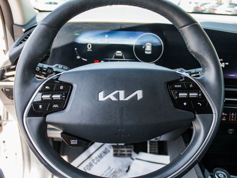 Used 2023 Kia Niro Wave FWD image 13