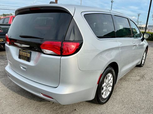 Used 2024 Chrysler Voyager LX FWD image 9