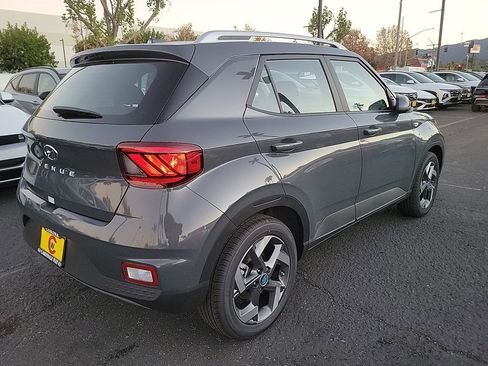 New 2026 Hyundai Venue SEL image 7