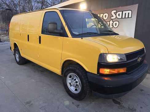 Used 2021 Chevrolet Express 2500 image 8