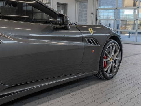 Used 2013 Ferrari California image 33