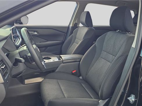 Used 2025 Nissan Rogue SV FWD image 11