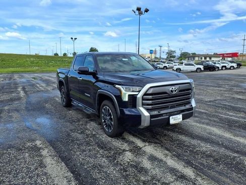 Used 2024 Toyota Tundra Limited AWD/4WD image 3