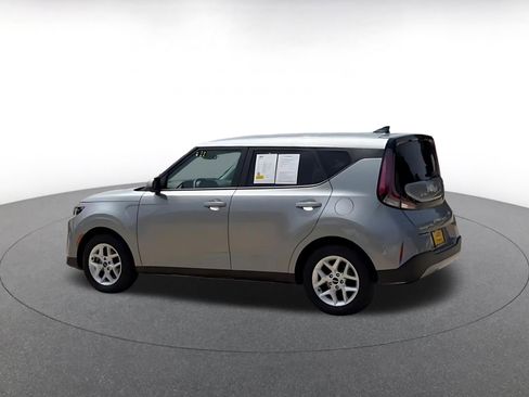 Used 2025 Kia Soul LX w/ LX Technology Package FWD image 10