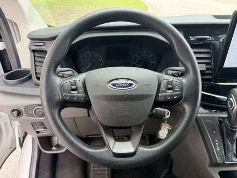 Used 2025 Ford Transit 350 XLT RWD image 17