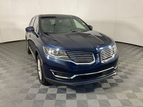 Used 2017 Lincoln MKX Premiere FWD image 3