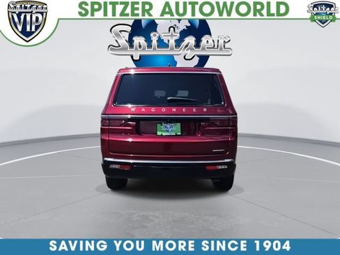 Used 2024 Jeep Wagoneer Series III w/ Premium Group I AWD/4WD image 7