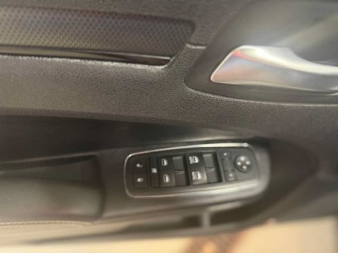 Used 2016 Chrysler 300 S RWD image 15