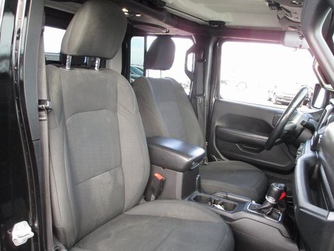 Used 2020 Jeep Gladiator Sport w/ Quick Order Package 24S image 16