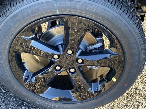 New 2025 Jeep Grand Cherokee Laredo image 6