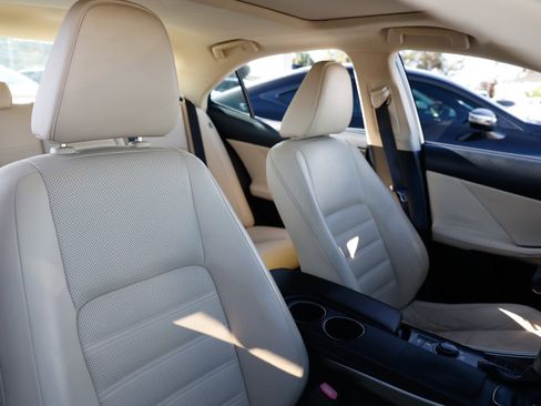 Used 2014 Lexus IS 250 AWD image 19