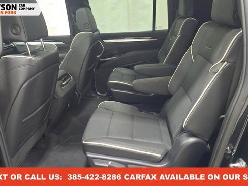 Used 2025 Cadillac Escalade ESV Sport image 3