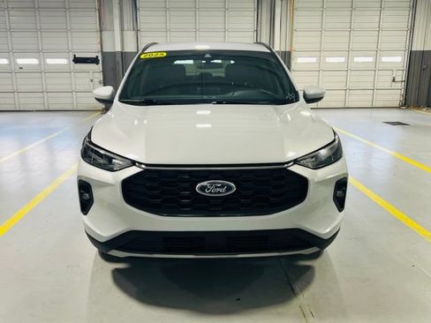 Used 2025 Ford Escape ST-Line Select AWD/4WD image 12