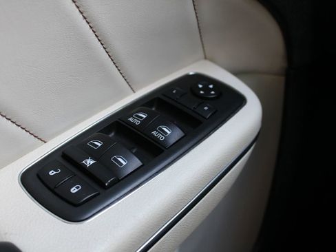 Used 2018 Dodge Charger R/T w/ Plus Group image 9