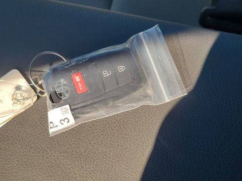 Used 2026 Toyota Camry SE w/ Multimedia Upgrade Package image 28