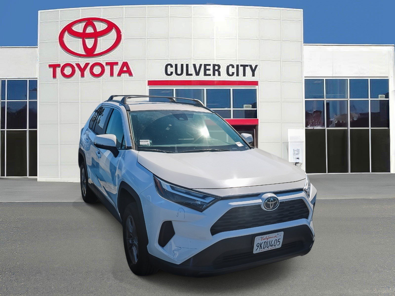Certified 2024 Toyota RAV4 XLE AWD/4WD image 1