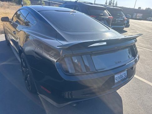 Used 2015 Ford Mustang Coupe RWD image 6
