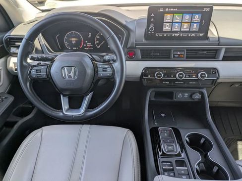 Used 2025 Honda Pilot EX-L image 29