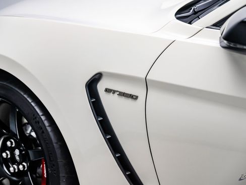 Used 2020 Ford Mustang Shelby GT350R w/ GT350R Equipment Group 920A RWD image 40