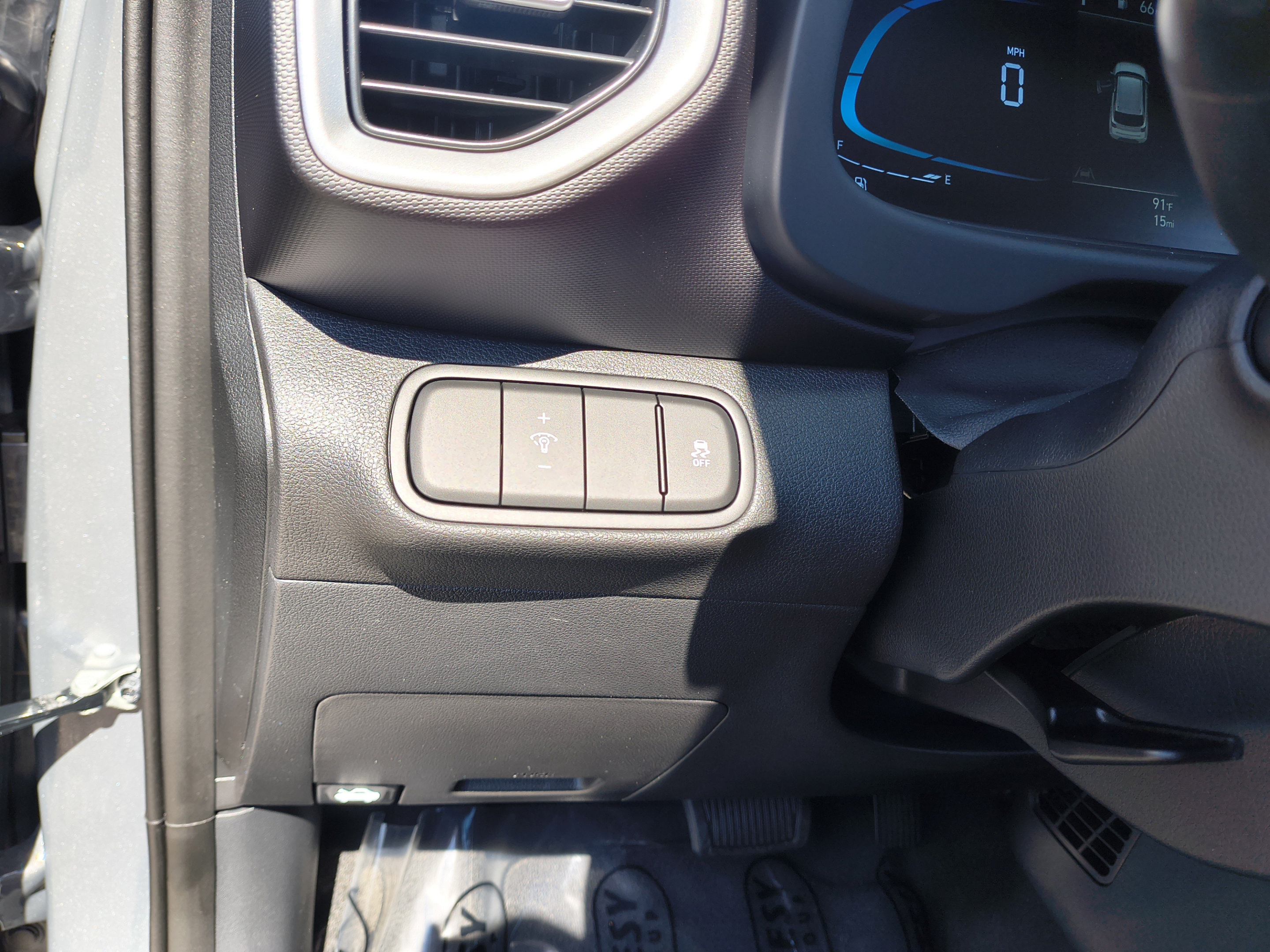 New 2026 Hyundai Venue SEL FWD image 25