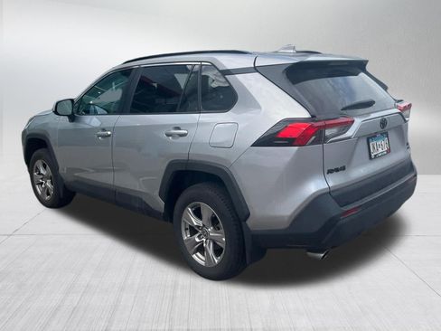 Used 2022 Toyota RAV4 XLE AWD/4WD image 4
