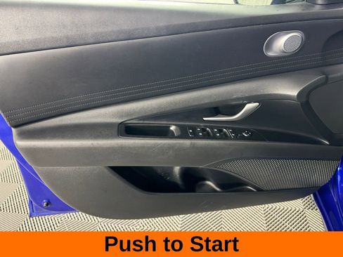 Used 2024 Hyundai Elantra SEL image 9