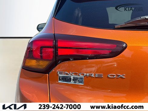 Used 2022 Buick Encore GX Select image 10