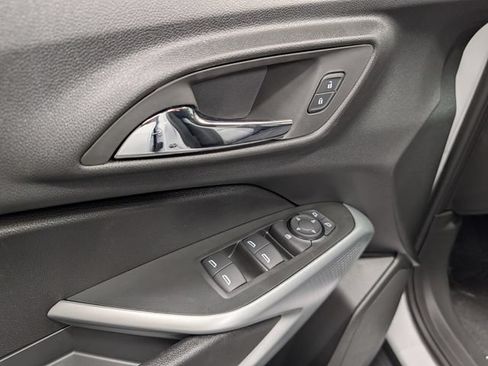 New 2026 Chevrolet Trax LS w/ LS Convenience Package FWD image 14