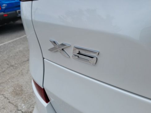 Used 2023 BMW X5 xDrive45e w/ Executive Package AWD/4WD image 9
