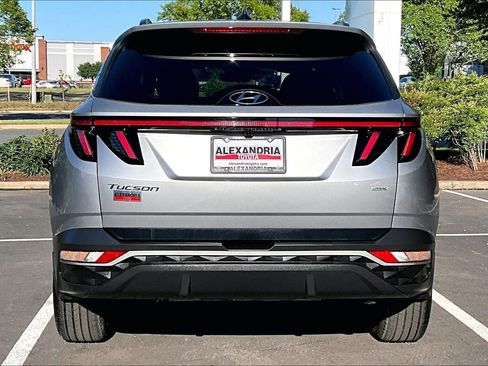 Used 2023 Hyundai Tucson SEL w/ Convenience Package AWD/4WD image 4