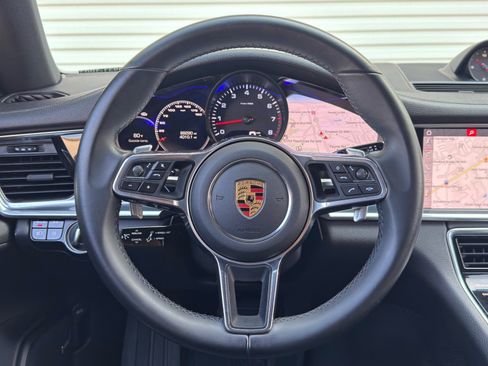 Used 2019 Porsche Panamera RWD image 19