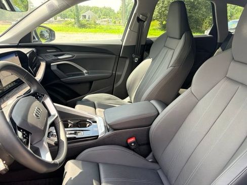 Certified 2025 Audi Q5 Premium w/ Premium Plus AWD/4WD image 7