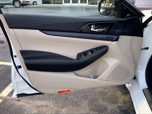 Used 2023 Nissan Maxima Platinum w/ Sport Mat Group FWD image 20