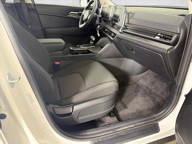 Used 2025 Kia Sportage LX FWD image 13