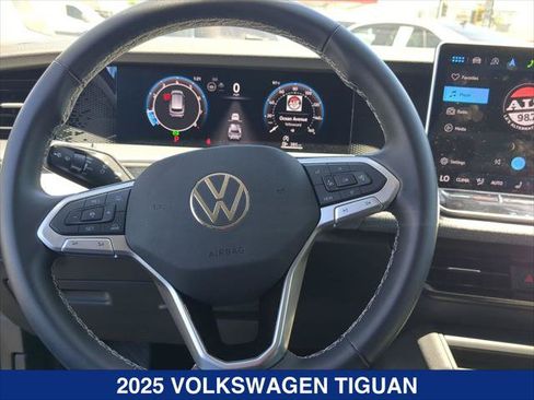 Certified 2025 Volkswagen Tiguan S FWD image 13