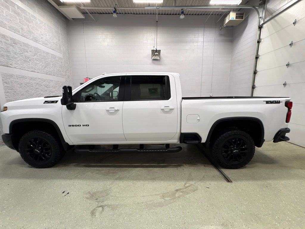 Used 2025 Chevrolet Silverado 3500 LTZ w/ LTZ Plus Package AWD/4WD image 8