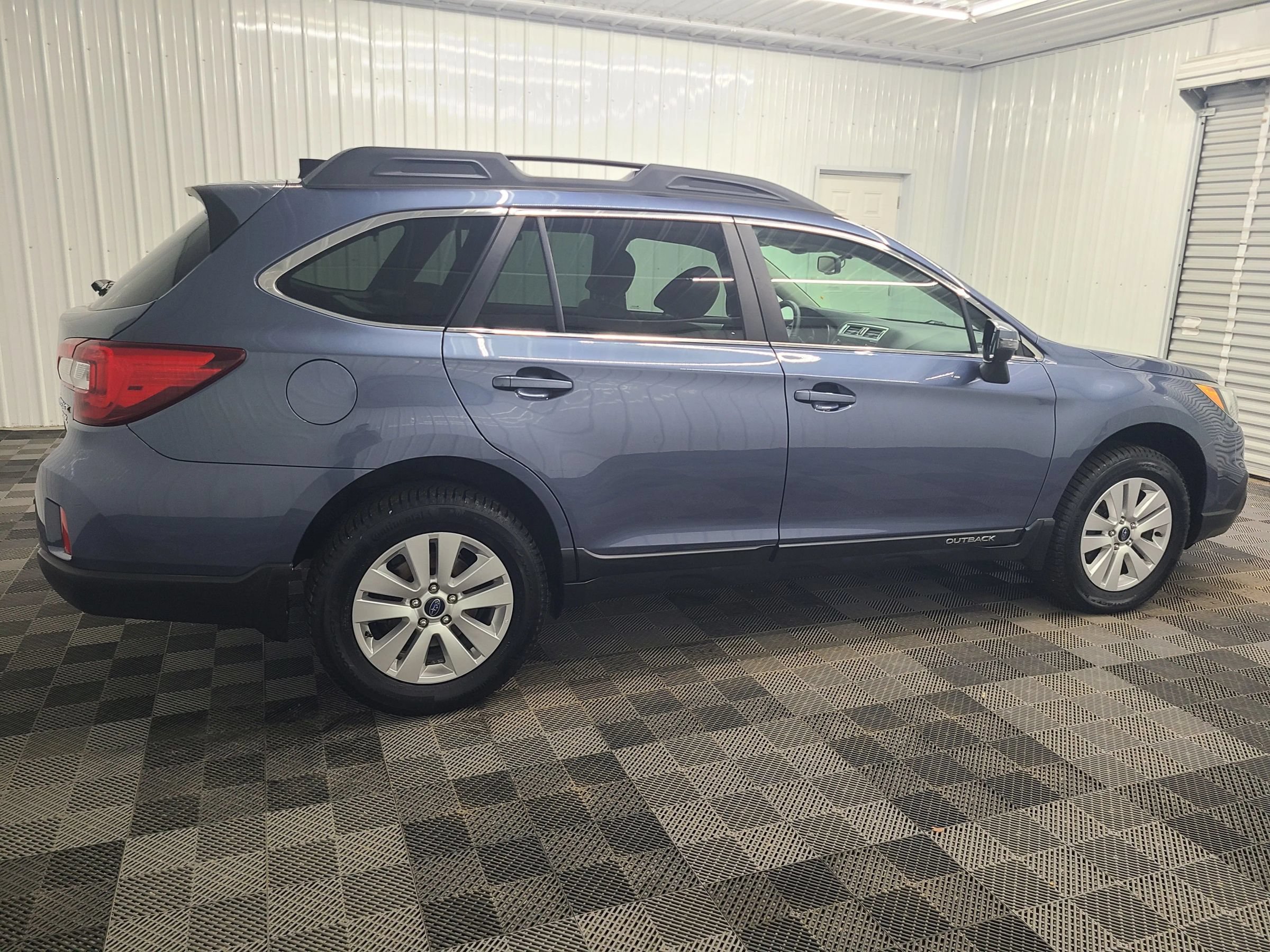 Used 2016 Subaru Outback 2.5i Premium AWD/4WD image 12