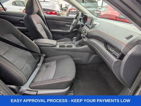 Used 2025 Nissan Sentra SR FWD image 11