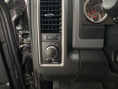 Used 2017 RAM 1500 ST w/ SXT Appearance Group image 17