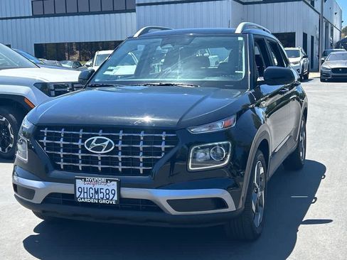 Used 2023 Hyundai Venue SEL w/ Cargo Package FWD image 1