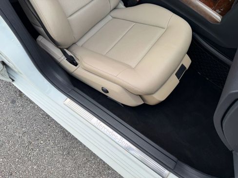 Used 2011 Mercedes-Benz E 350 Sedan image 63