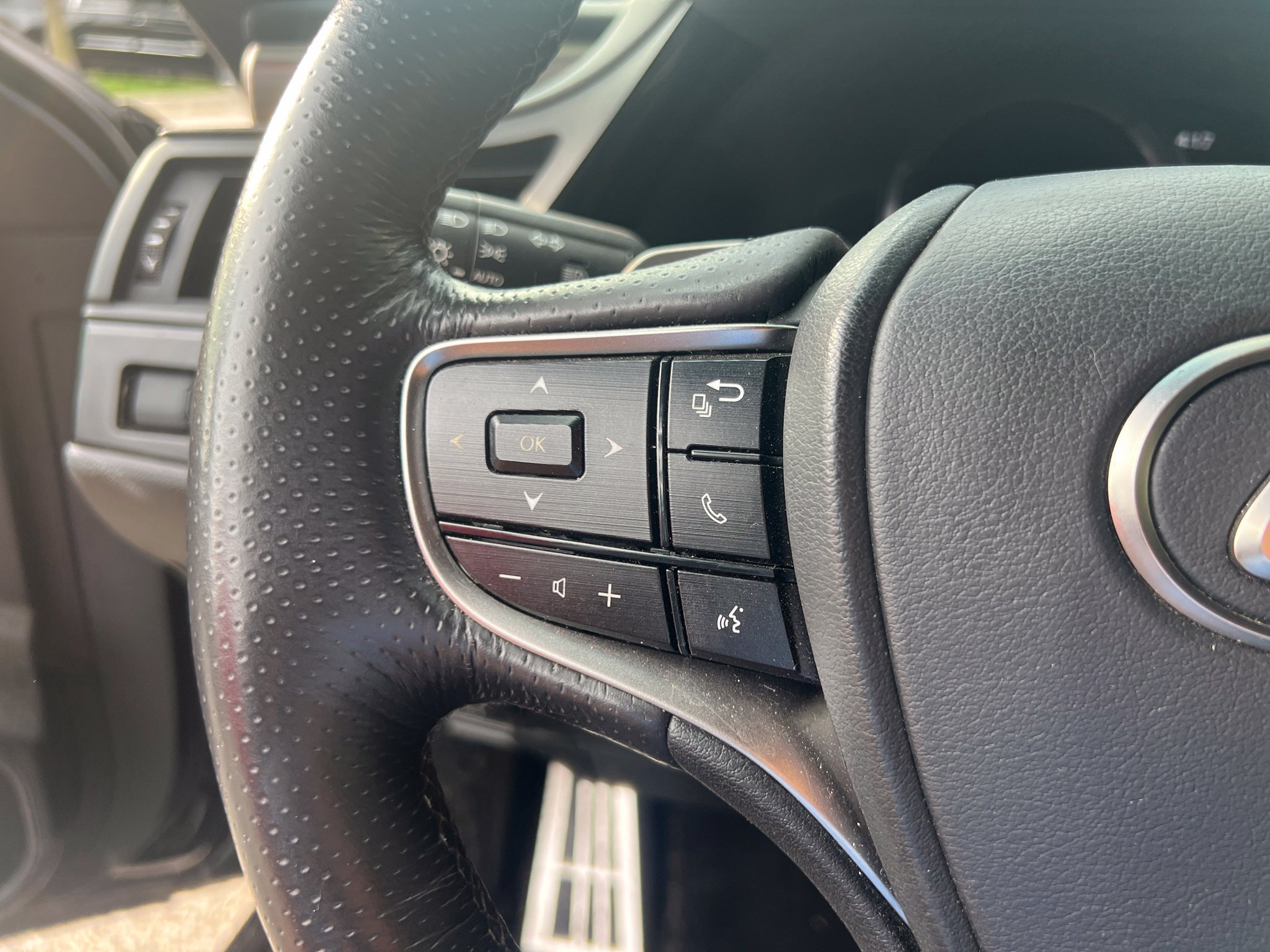 Used 2024 Lexus ES 350 F Sport w/ Accessory Package (Z2) FWD image 20